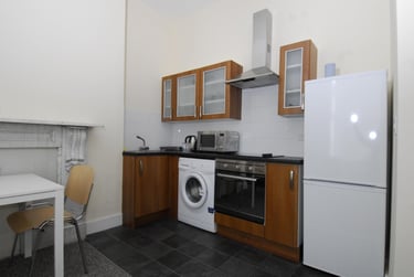 2 bed flat, 20 Woodland Terrace,, Greenbank, Plymouth, PL48NL - Image 4